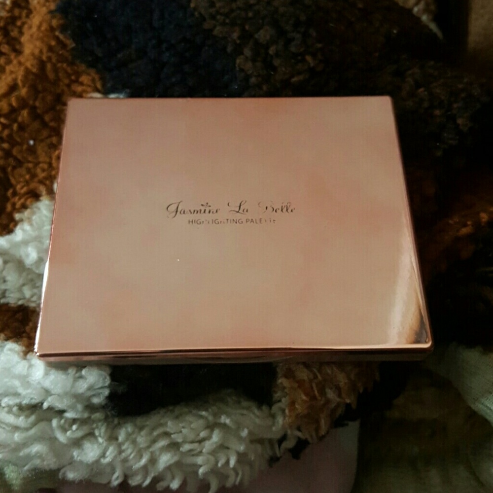Jasmine La Belle highlighting palette